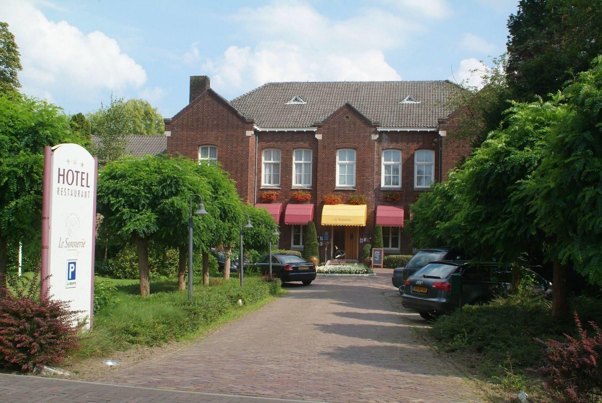 Hotel Restaurant La Sonnerie Son en Breugel Exteriér fotografie